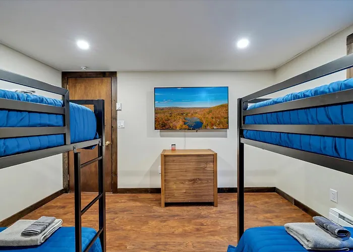 Camelback Waterpark Pool-Hot Tub-Sauna-Kayak